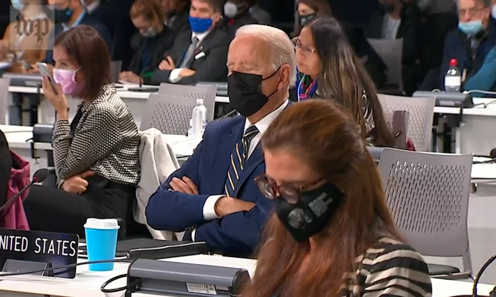 Μπάιντεν ο χουζούρης: Tον ξαναπήρε ο ύπνος σε διάρκεια ομιλίας στην COP26